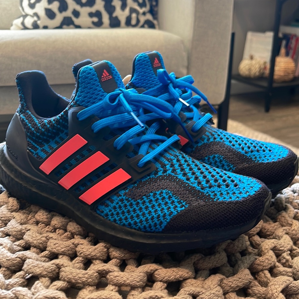 ADIDAS ULTRABOOST